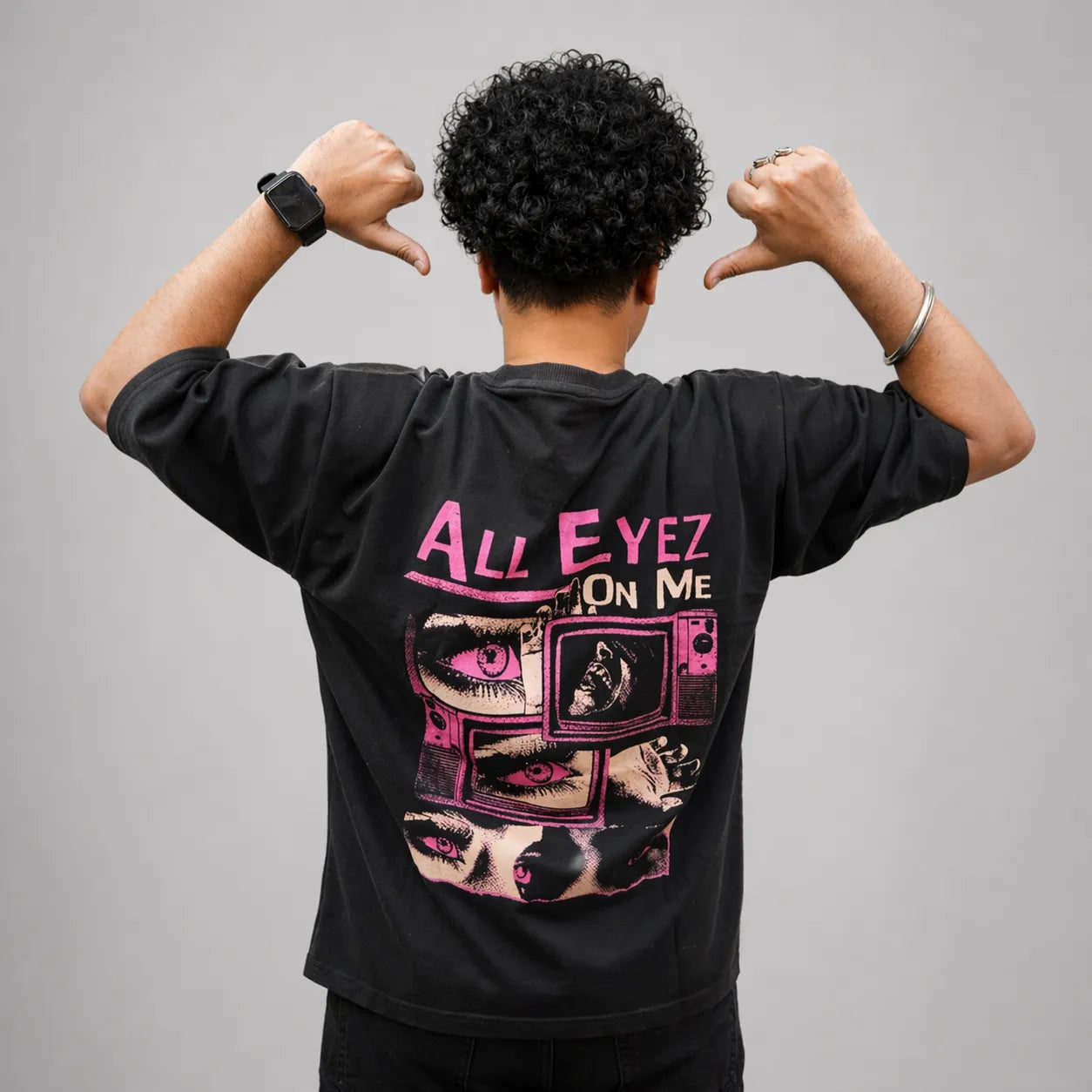 ALL EYES ON ME - Black Oversized T-Shirt