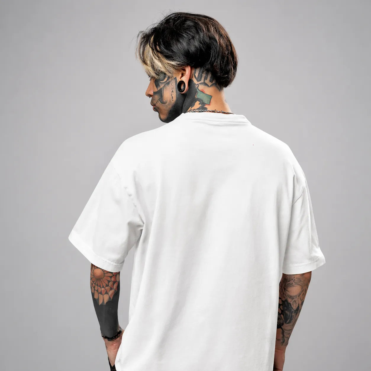 ART OF THE WILD - Off White Oversized T-Shirt